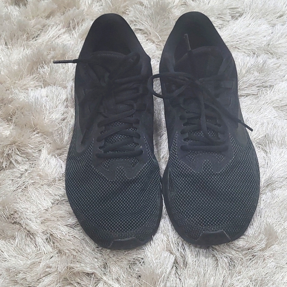 Men's used Nike runing shoes ๐ 10.5 - Picture 1 of 7